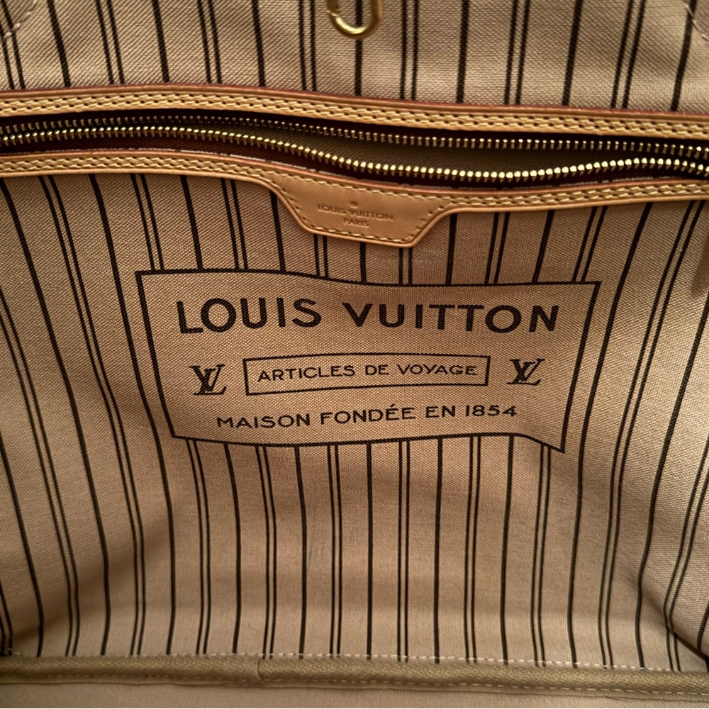 Louis Vuitton Neverfull GM Monogram Tote - Picture 10 of 16